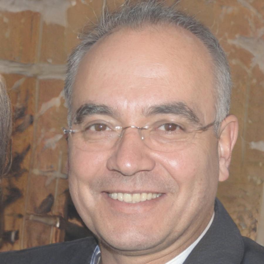 Portrait de Marc Dubois, analyste financier